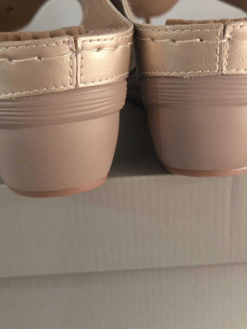Women’s Wedge Sandals in Metallic Beige - Comfortable Floral Thong